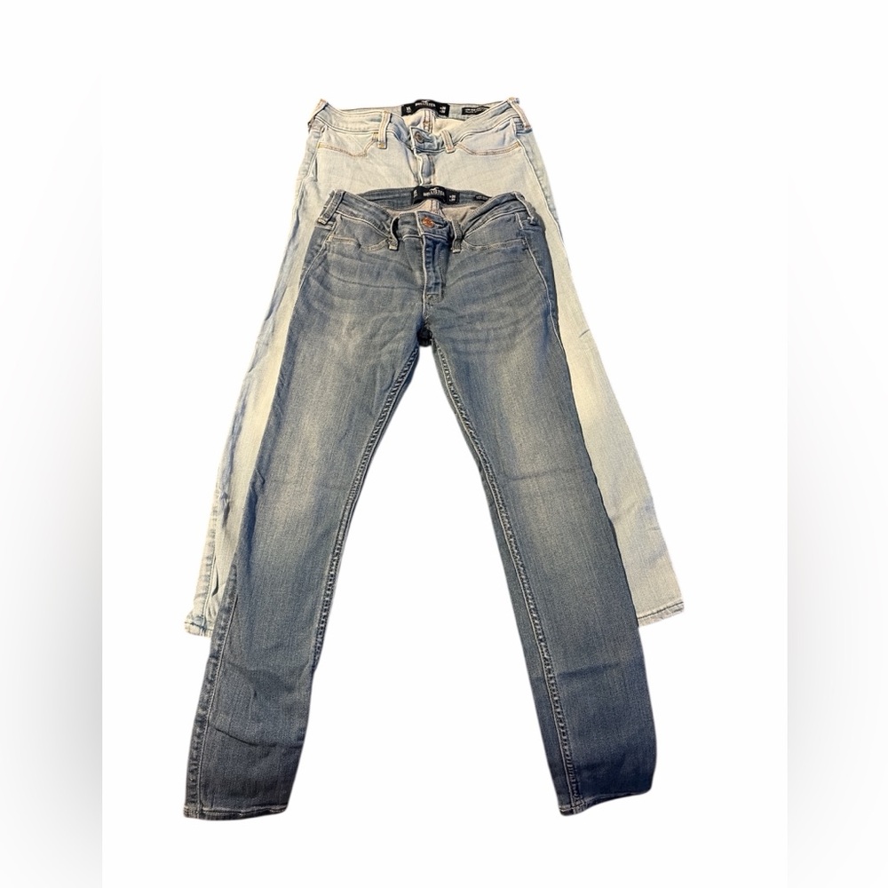 Holister Classic Women's Jean Bundle (2 pair)